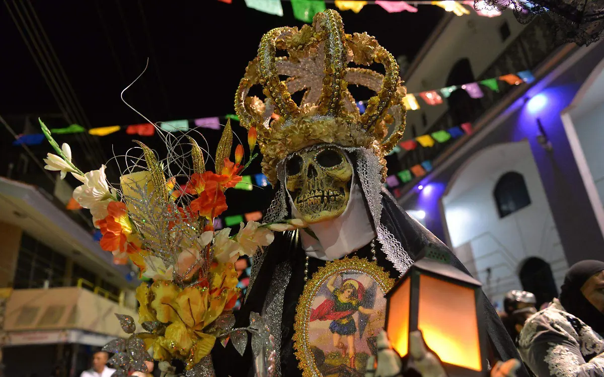 Decenas de Cuadrillas salen a las calles celebrando las fiestas de Xantolo en el norte del estado de Veracruz Alberto Roa, Cuartoscuro